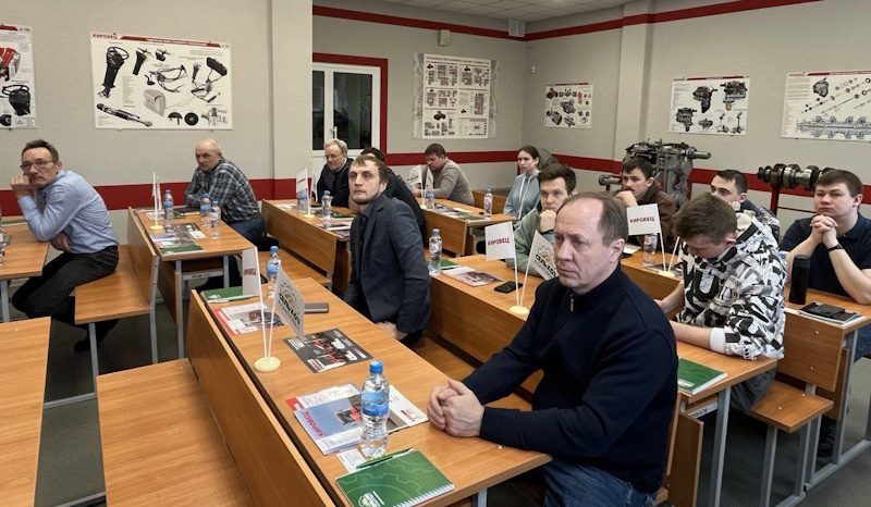 Знакомимся с новинками  и особенностями современной тракторной техники!