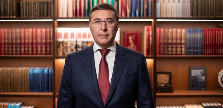 Глава Минобрнауки Валерий Фальков поздравил с Днем российского студенчества!