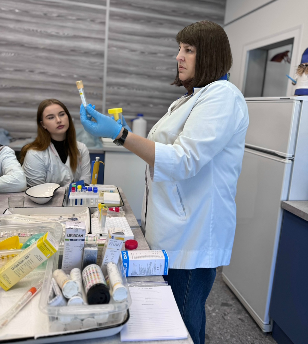 Наши студенты осваивают лабораторные методы исследования!