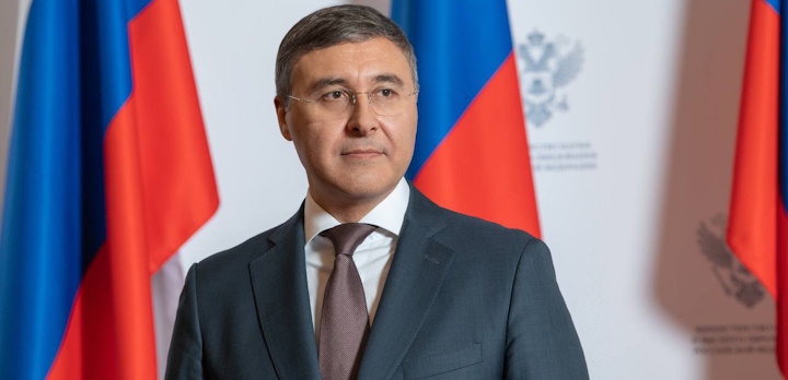 Поздравление главы Минобрнауки России Валерия Фалькова с Днем России!