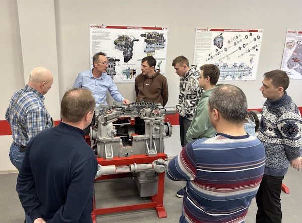 Знакомимся с новинками  и особенностями современной тракторной техники!