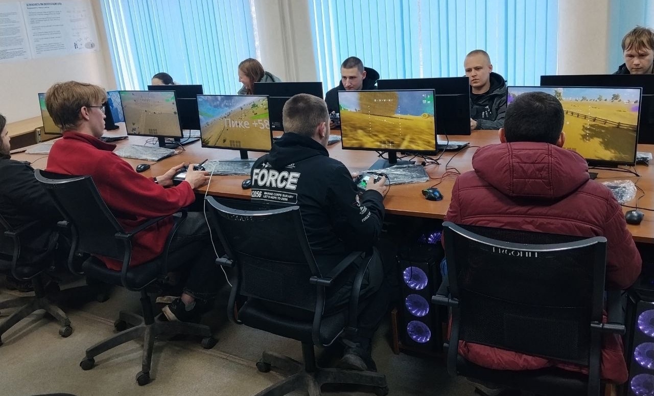 Студенты инженерно-экономического факультета побывали на экскурсии в ДОСААФ города Иваново!