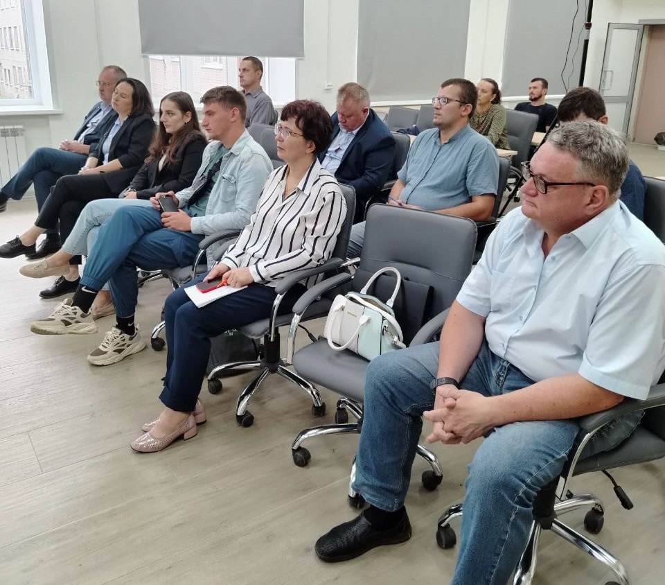 В университете обсудили, как здоровье копыт влияет на надои!