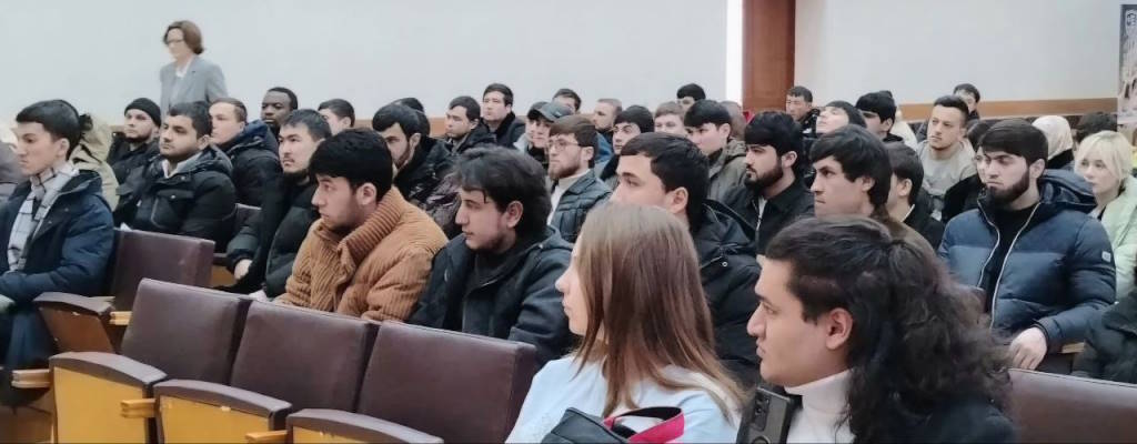 Заместитель начальника отдела Управления по контролю за оборотом наркотиков Юрий Александрович Крупин провел встречу со студентами университета!