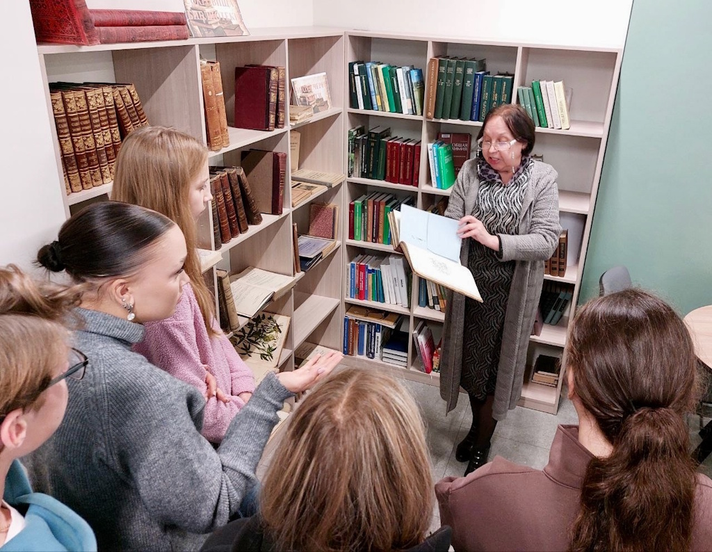 Книжные сокровища Верхневолжского ГАУ!