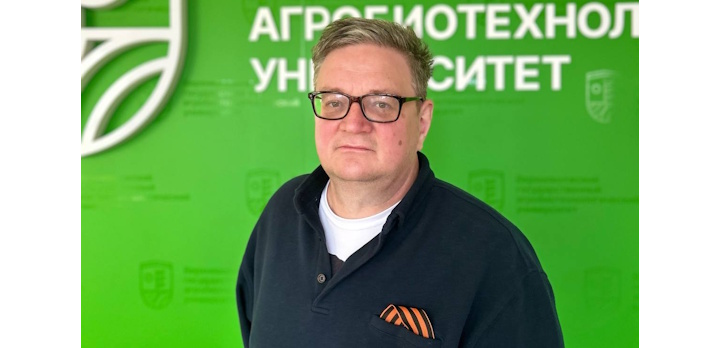 Поздравляем с Днем рождения заведующего кафедрой зооинженерии, кандидата сельскохозяйственных наук, доцента — Колганова Алексея Евгеньевича!