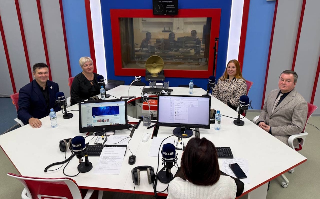 Сегодня в эфире радио «Россия Иваново» Верхневолжский ГАУ поздравляли с юбилеем!