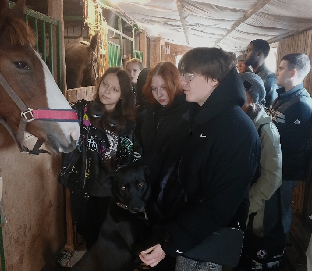 Наши студенты на выездном занятии по введению в профессиональную деятельность!