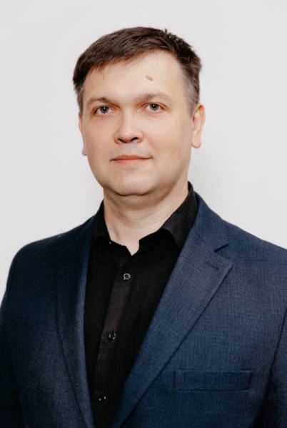 Сегодня день рождения декана инженерно-экономического факультета — Муханова Николая Вячеславовича!