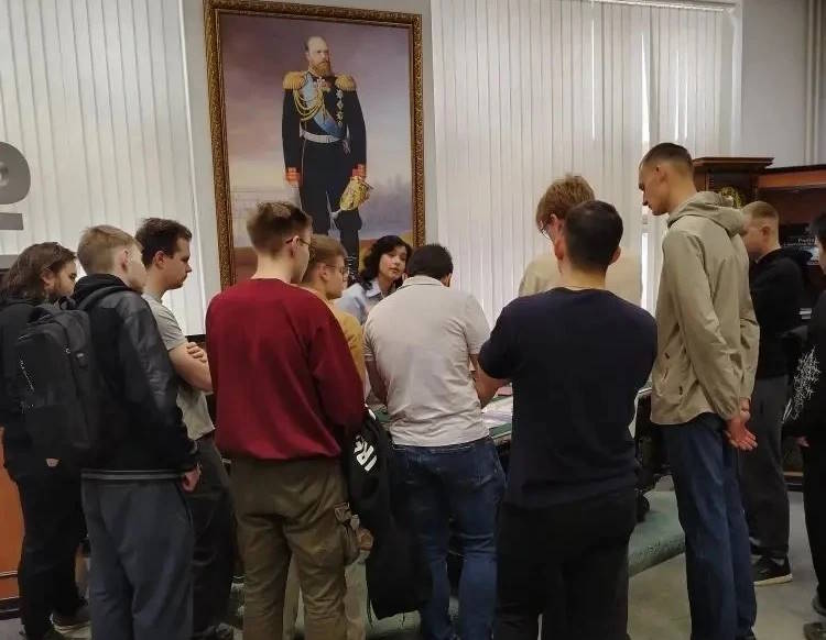 Студенты инженерно-экономического факультета побывали в музее Банка России!