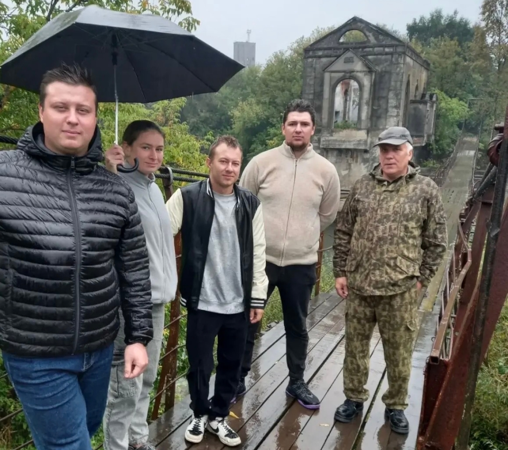 Магистранты 2 курса инженерно-экономического факультета совместно с преподавателями кафедры технического сервиса и механики совершили выездную практику, посетив уникальный памятник индустриальной истории — Петровскую ГЭС.