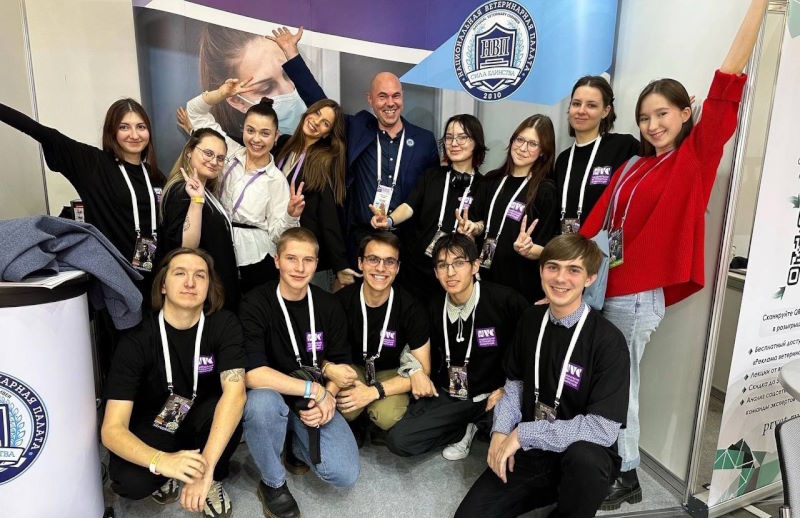 Сегодня день рождения директора Ассоциации "Национальная Ветеринарная Палата“ - Александра Евгеньевича Фомина