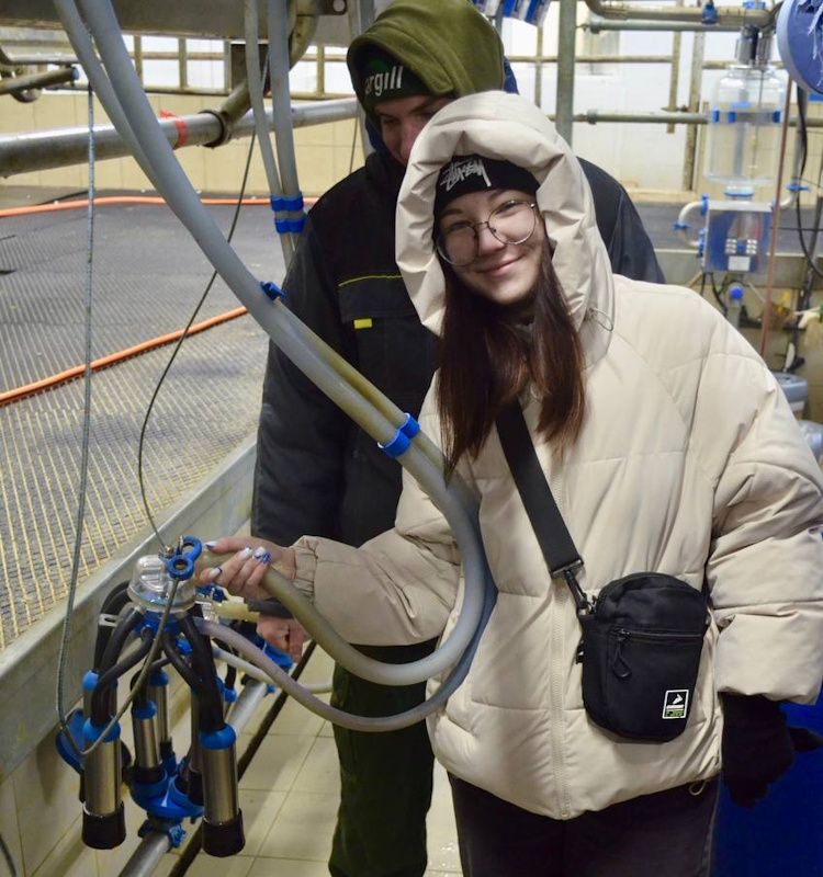 Студенты инженерно-экономического факультета побывали на СПК «Рассвет».