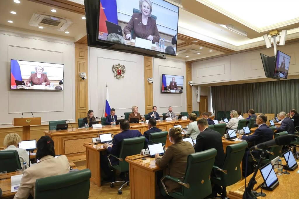 Минобрнауки России представило национальный доклад о реализации государственной политики в сфере высшего образования!