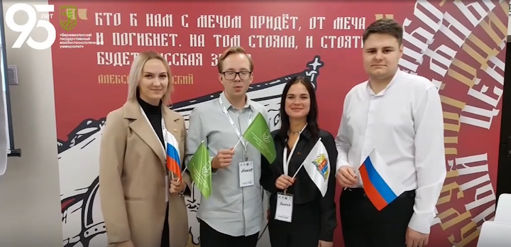 Наш юбилей продолжается, и поздравления не перестают поступать!