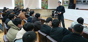 Заместитель начальника отдела Управления по контролю за оборотом наркотиков Юрий Александрович Крупин провел встречу со студентами университета!